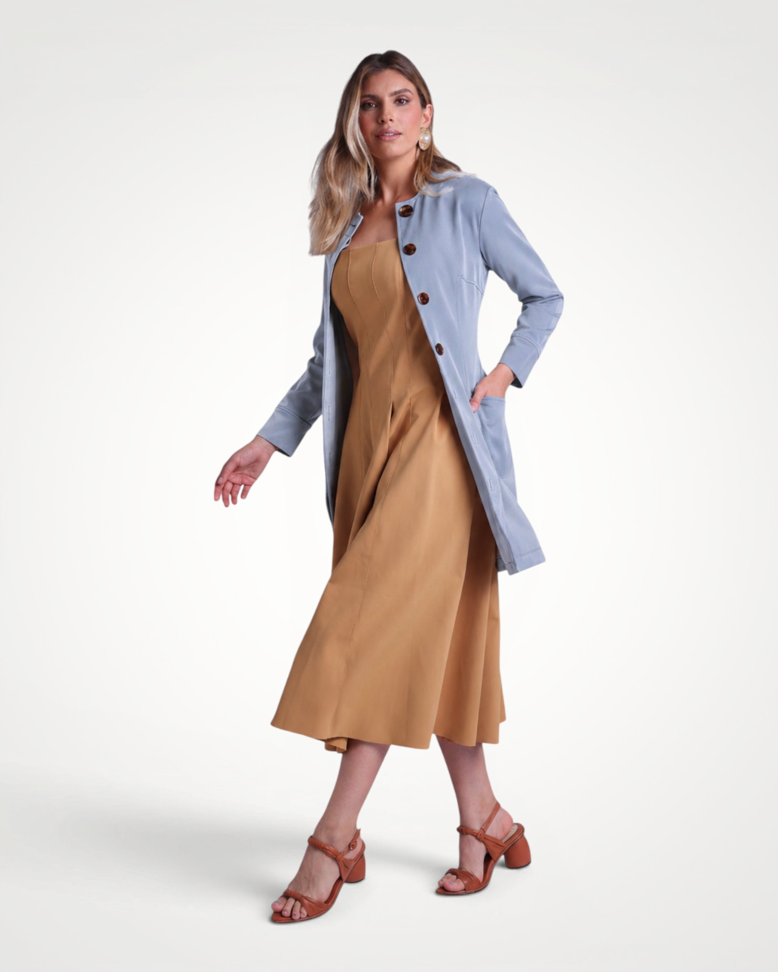 Jaleco Chloe I Azul Celine + Café